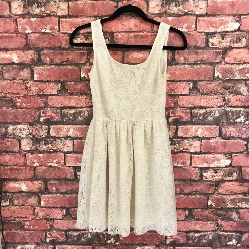 Se Sang Lace Dress in White
